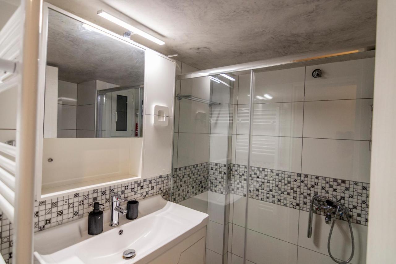 Luxury Apartment 10' From The Center! Athene Buitenkant foto